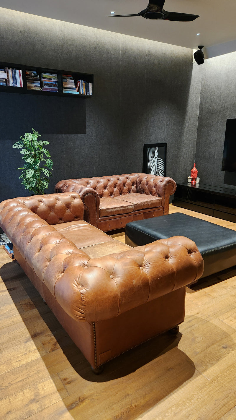 Leather sofa ( chesterfield )