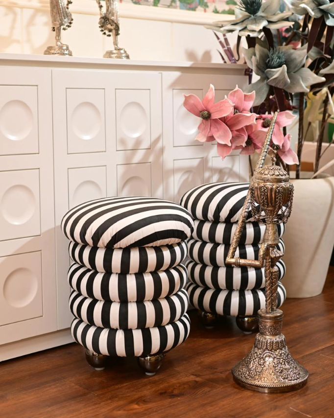 Poufs / stools